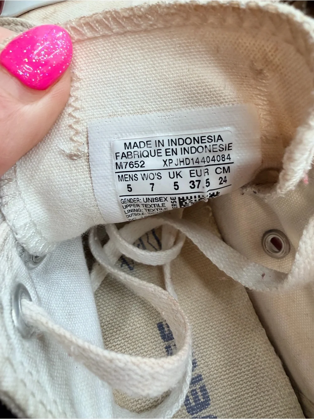 Converse Low Top Sneakers in Cream with Red Trim